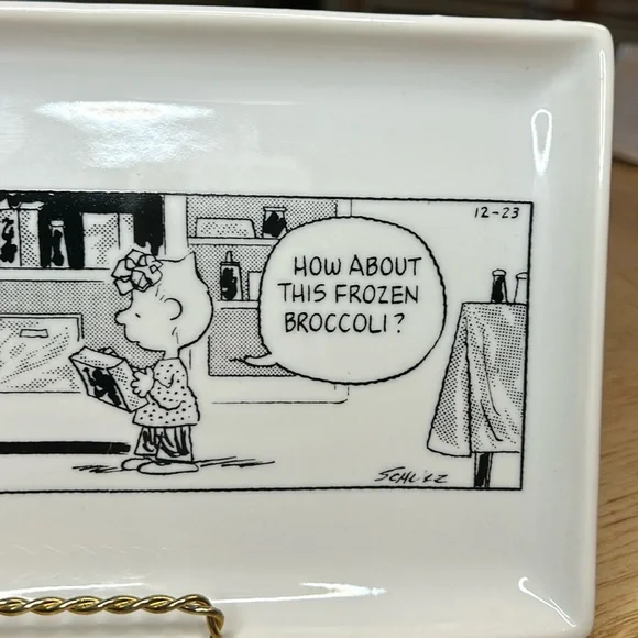 Pottery Barn Christmas Peanuts Charlie Brown Porcelain Cookie Platter - Picture 3 of 8